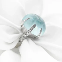 Bague en or avec aigue-marine de 18,5 ct et diamants