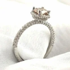 Bague en or avec diamant champagne et diamants blancs
