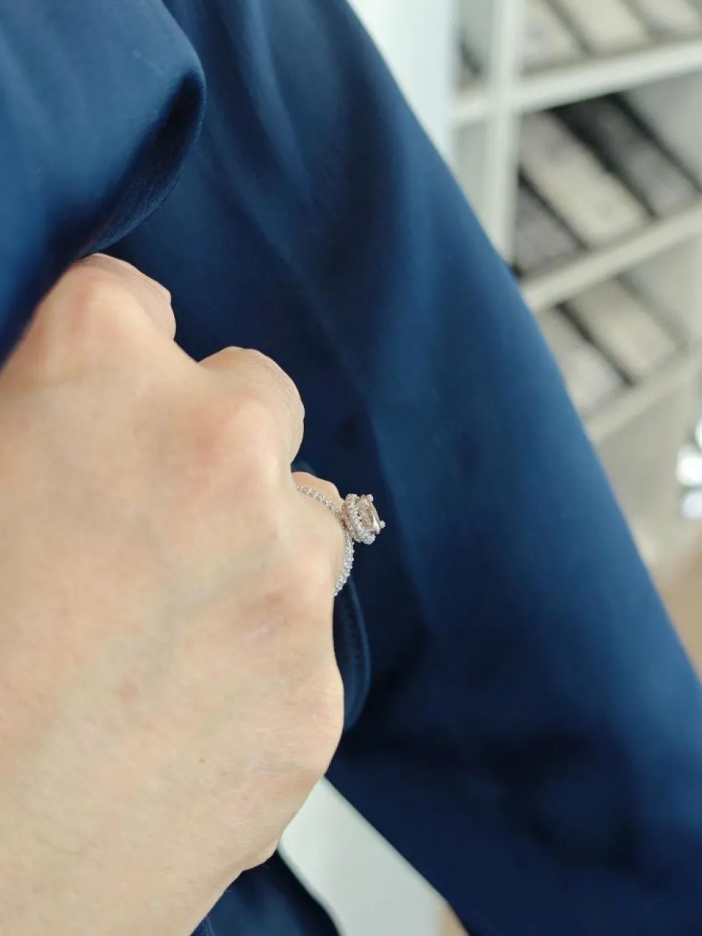 Bague en or avec diamant champagne et diamants blancs