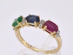 Bague en or avec diamants et saphir, rubis, émeraude