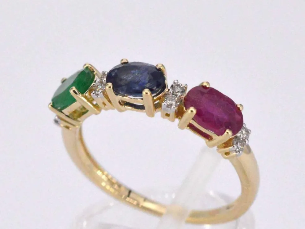 Bague en or avec diamants et saphir, rubis, émeraude
