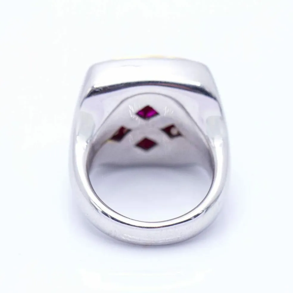 Bague en or avec diamants et rubis