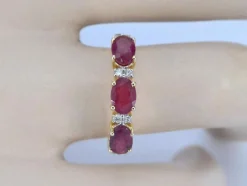 Bague en or avec diamants et rubis
