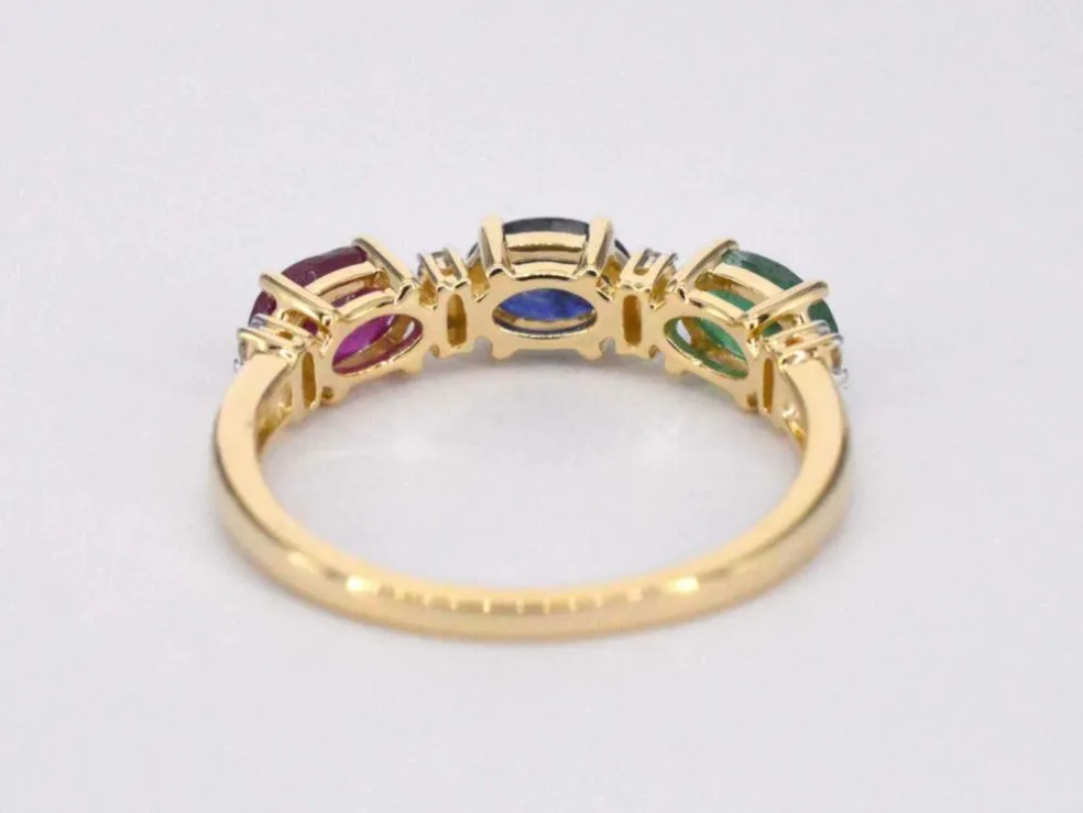 Bague en or avec diamants et saphir, rubis, émeraude
