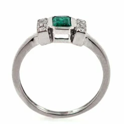 Bague en or avec émeraude et diamants