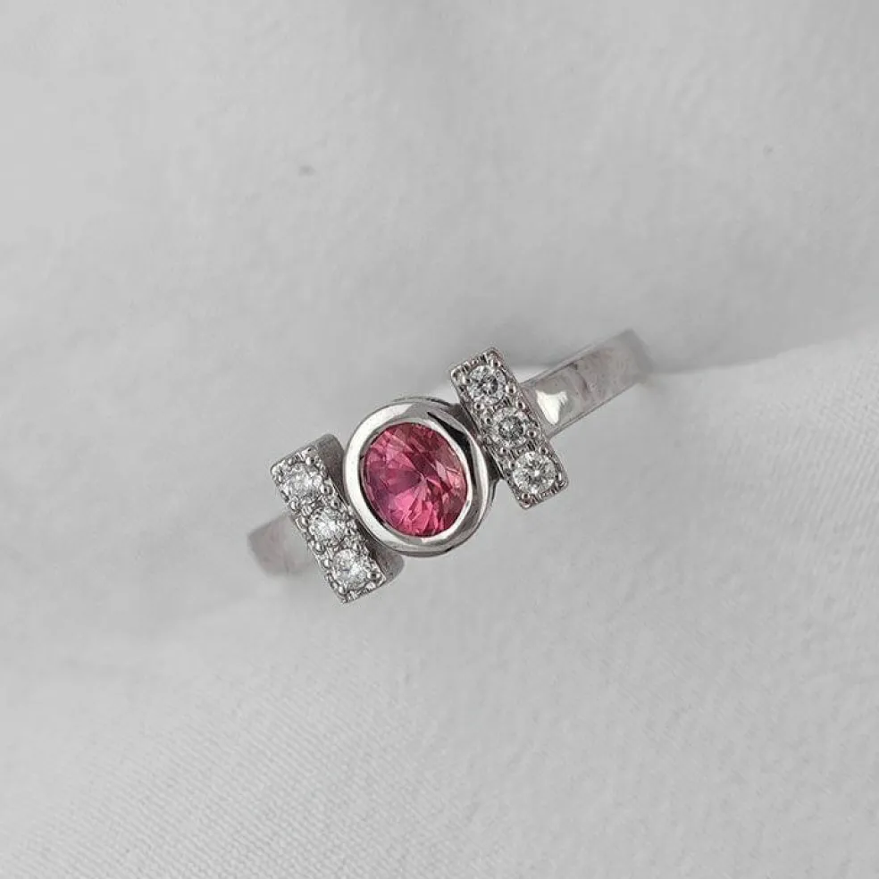 Bague en or avec saphir Padparadscha No Heat Sri Lanka et diamants