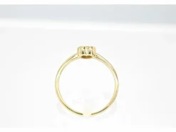Bague en or avec un diamant taille brillant en forme de coeur