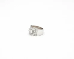 Bague en or blanc 1,64 carat avec diamants