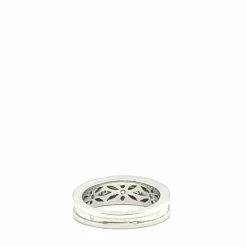 Bague en or blanc 18 carats sertie de diamants taille princesse et brillant