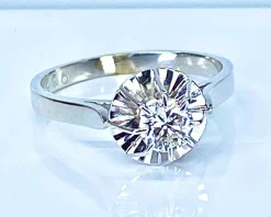 Bague en or blanc 18 carats, diamant taille brillant