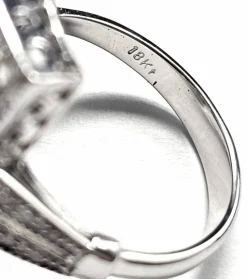 Bague en or blanc 18 carats avec aigue-marine et diamants