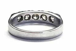 Bague en or blanc 18 carats avec diamants