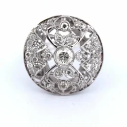 Bague en or blanc 18 carats avec ajourage spécial et diamants
