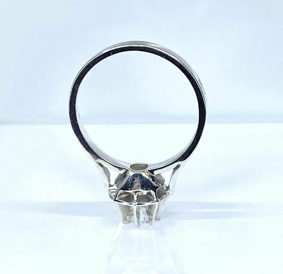 Bague en or blanc 18 carats, diamant taille brillant