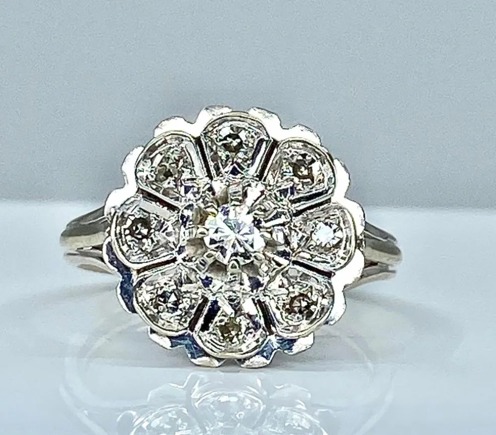Bague en or blanc 18 carats et diamants