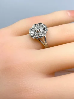 Bague en or blanc 18 carats et diamants