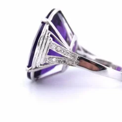 BAGUE EN OR BLANC 18 KT - AMÉTHYSTE ET DIAMANTS