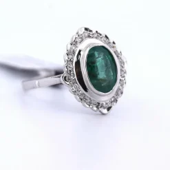 BAGUE EN OR BLANC 18 KT - ÉMERAUDE ET DIAMANTS - STYLE DÉCO
