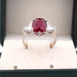BAGUE EN OR BLANC 18 KT - RUBIS et DIAMANTS