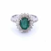 BAGUE EN OR BLANC 18 KT avec émeraude de 1,80 ct et diamants