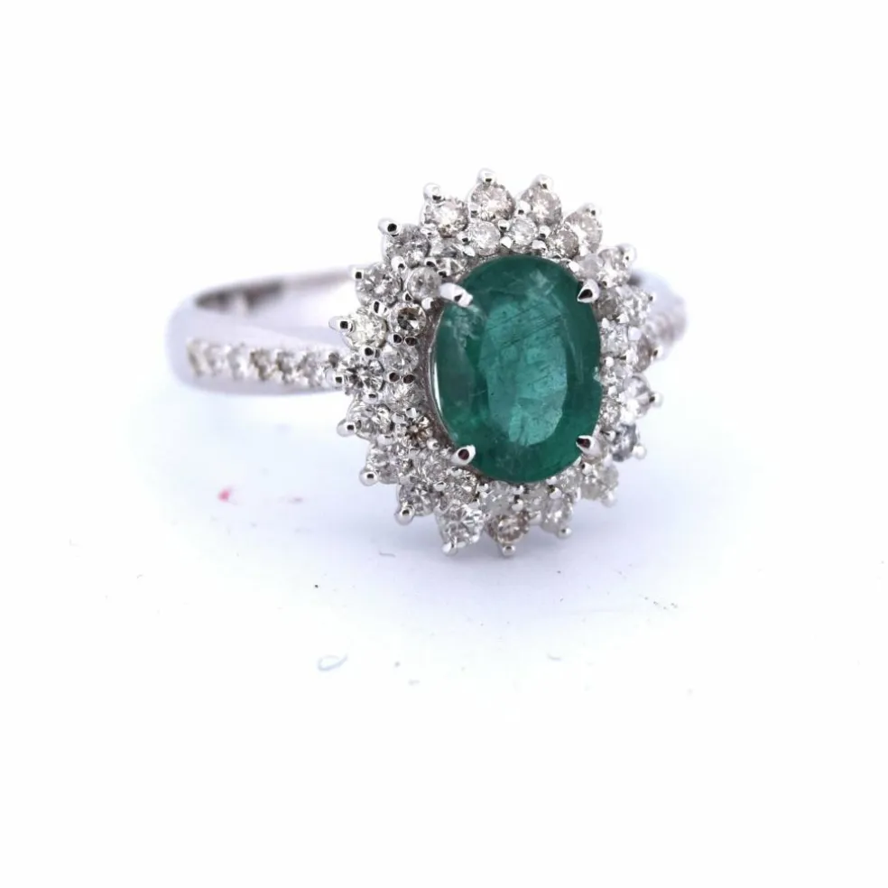 BAGUE EN OR BLANC 18 KT avec émeraude de 1,80 ct et diamants