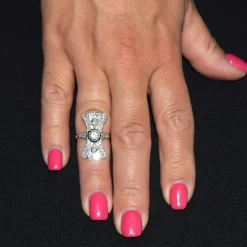 BAGUE EN OR BLANC 18 KT ET DIAMANTS - ART DÉCO