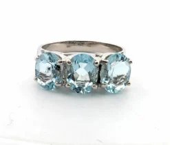 Bague en or blanc, aigue-marine et diamants