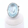 Bague en or blanc avec aigue-marine et diamants