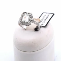 Bague en or blanc avec aigue-marine et diamant