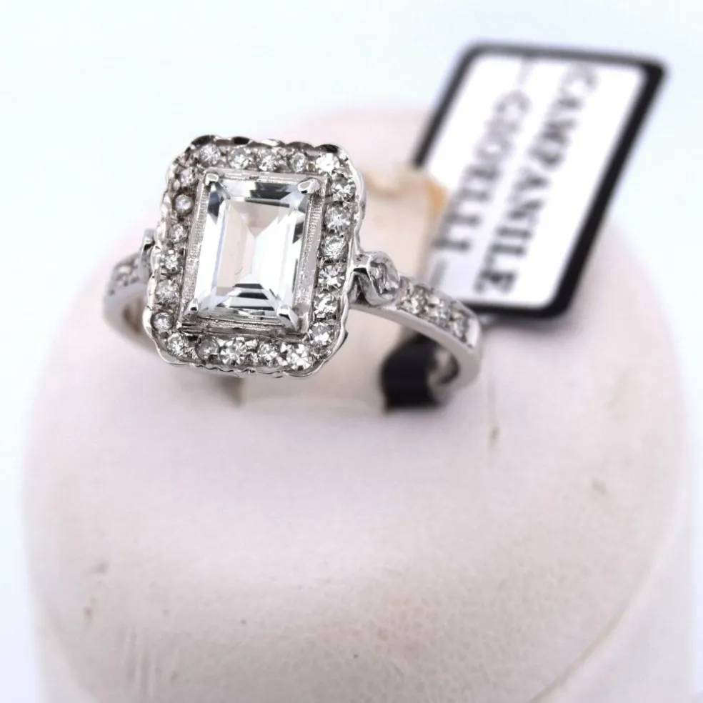 Bague en or blanc avec aigue-marine et diamant