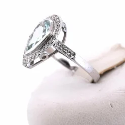 Bague en or blanc avec aigue-marine et diamant