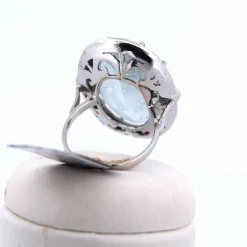 Bague en or blanc avec aigue-marine et diamants