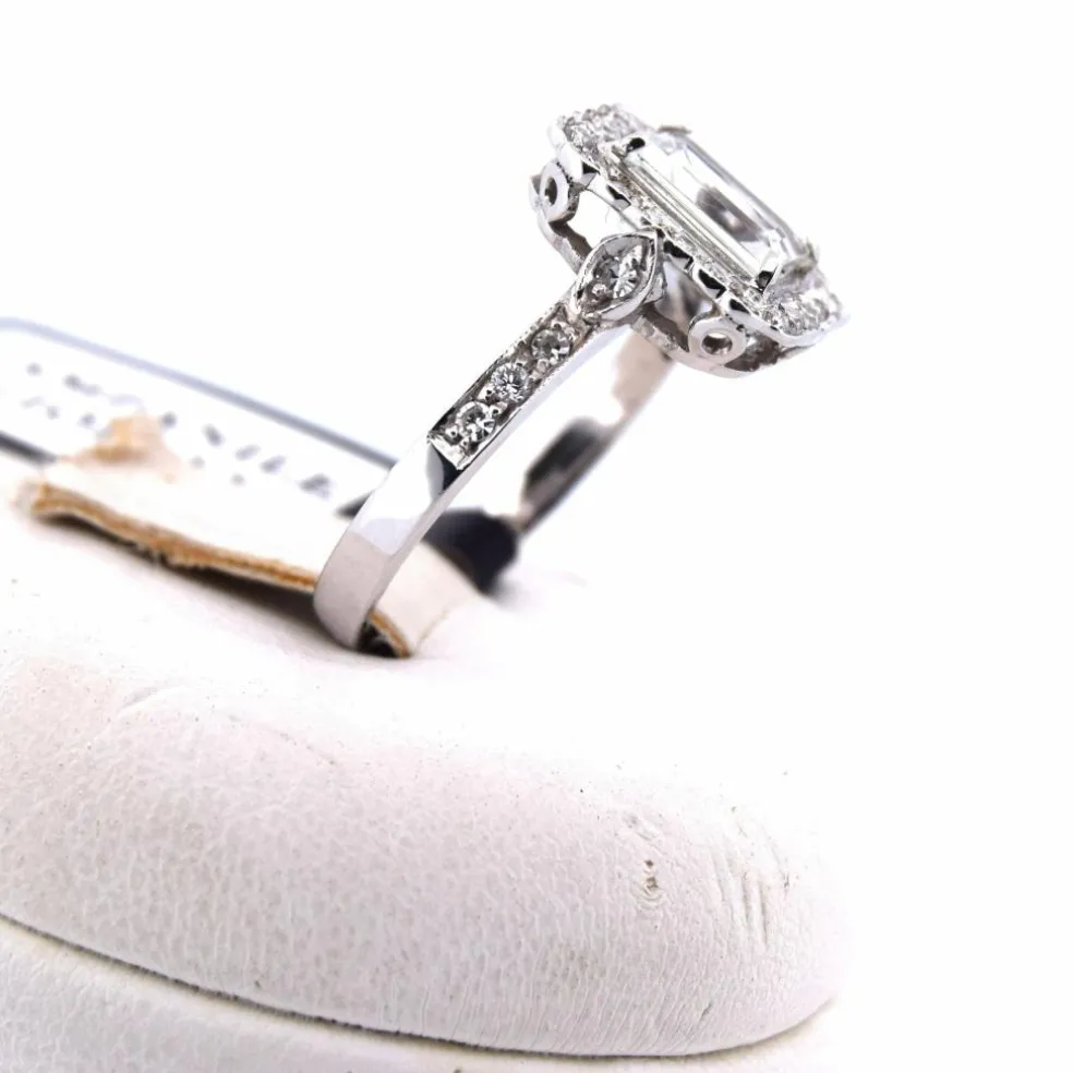 Bague en or blanc avec aigue-marine et diamant