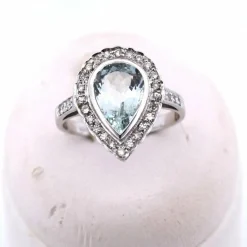 Bague en or blanc avec aigue-marine et diamant
