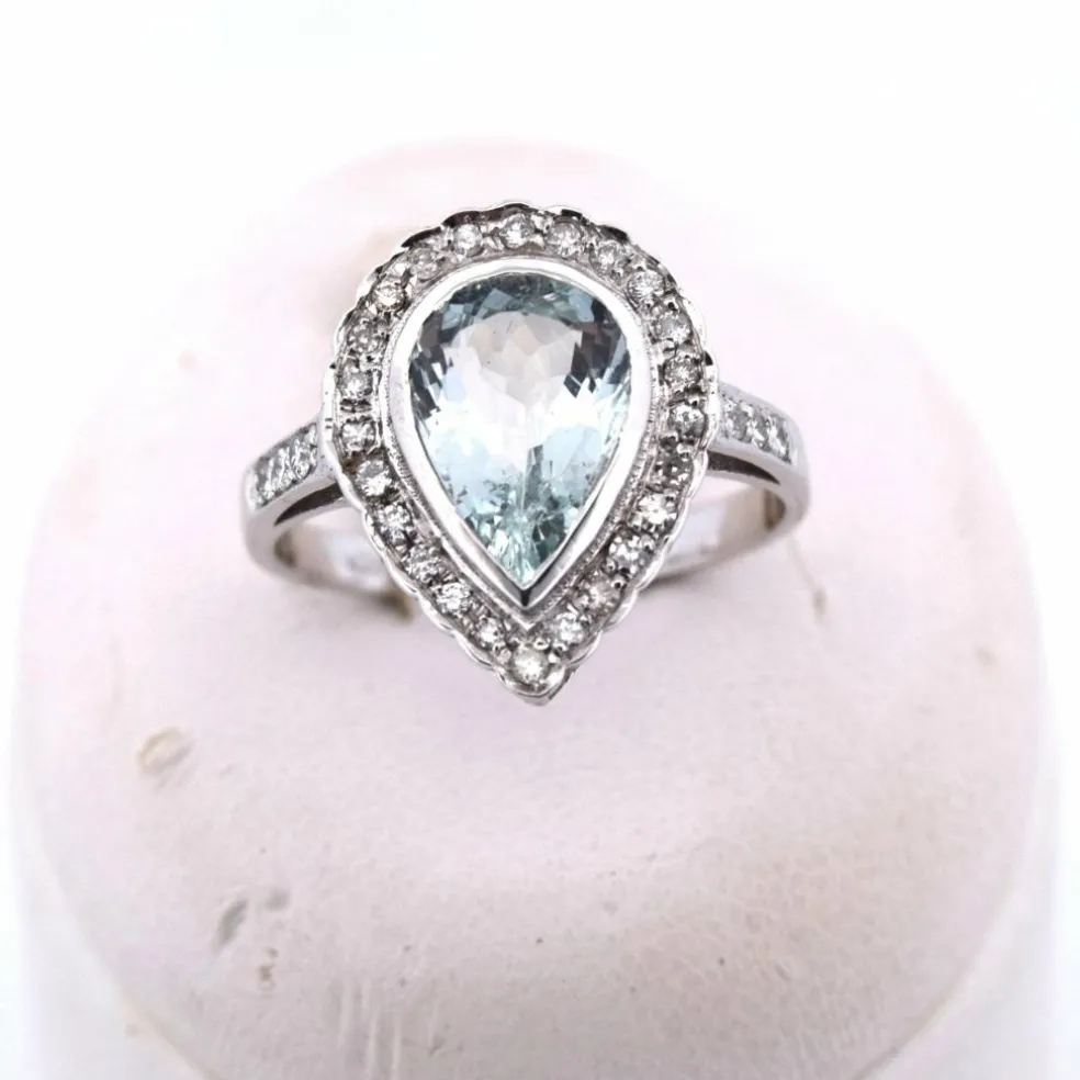 Bague en or blanc avec aigue-marine et diamant
