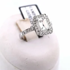 Bague en or blanc avec aigue-marine et diamant