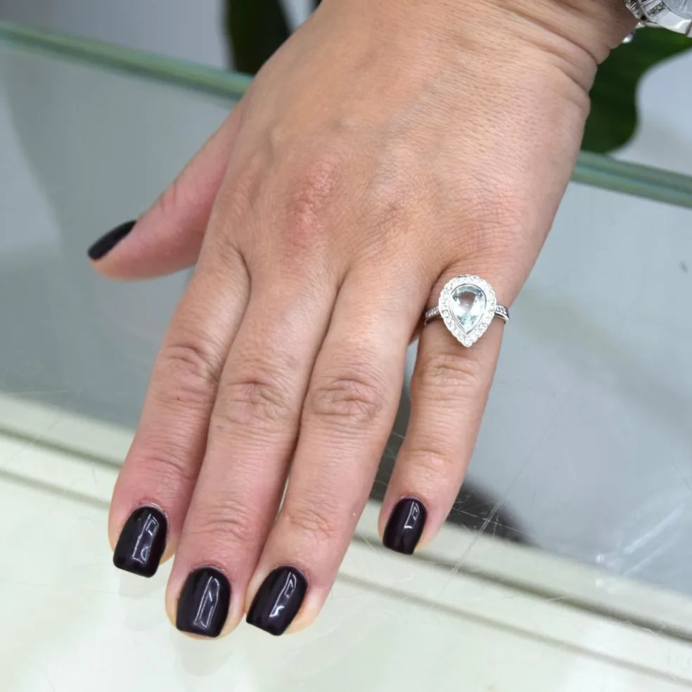 Bague en or blanc avec aigue-marine et diamant