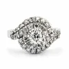 Bague en or blanc avec des diamants