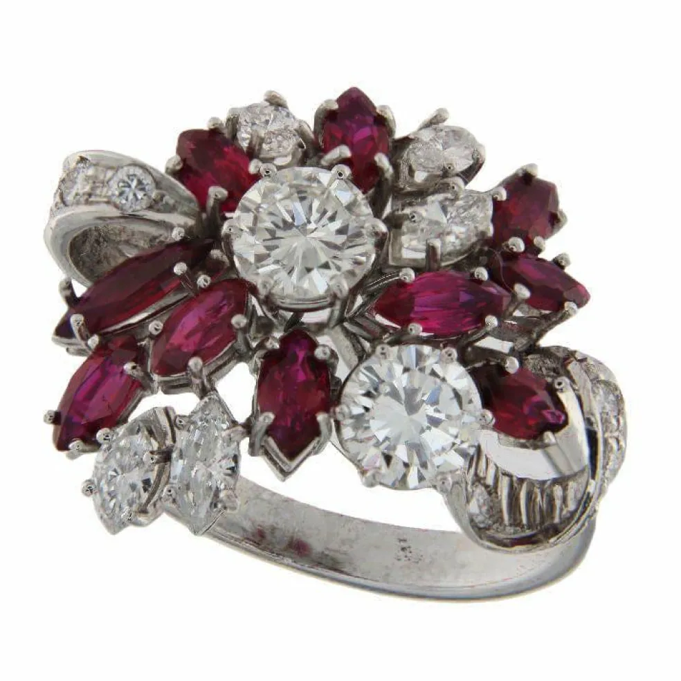 Bague en or blanc avec diamants et rubis