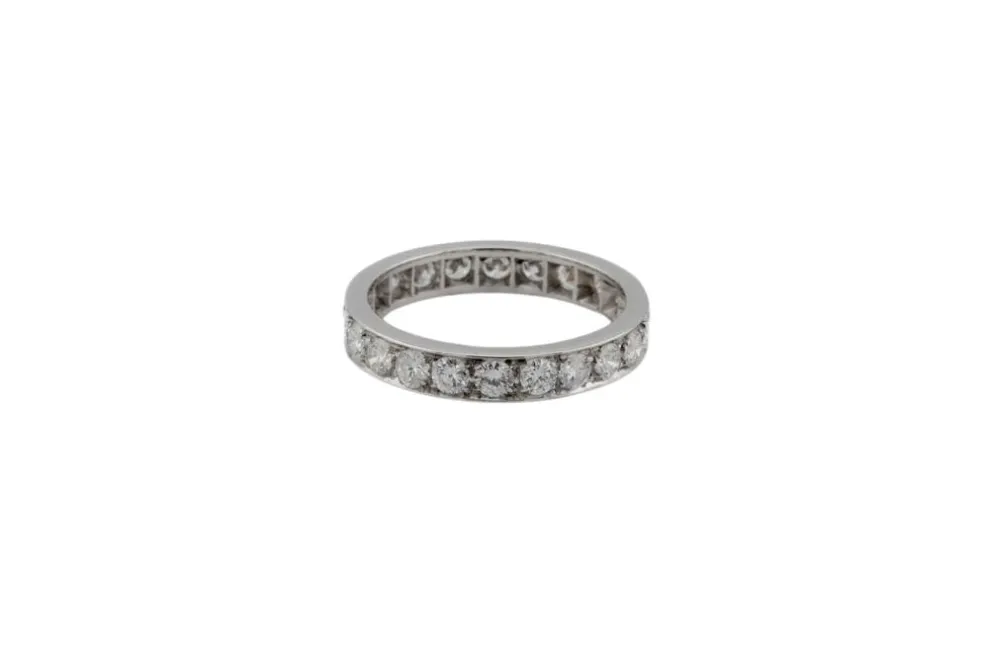 Bague en or blanc avec diamants