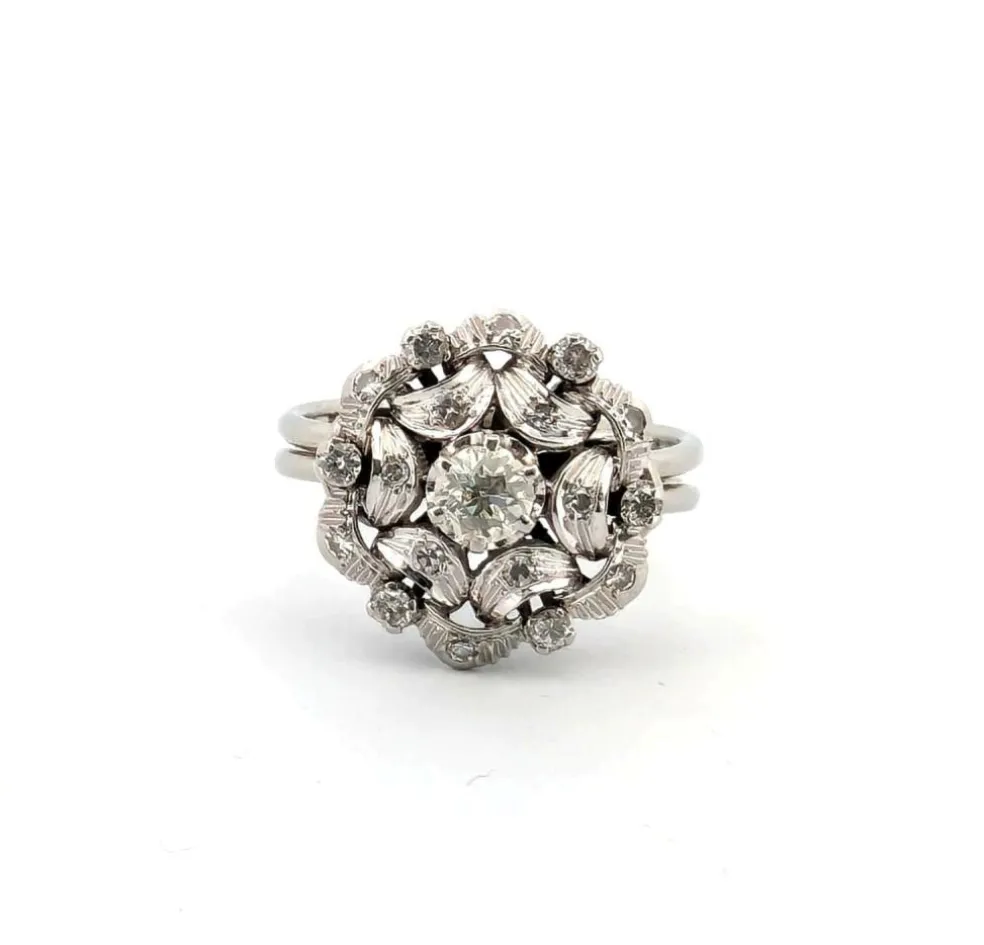 Bague en or blanc avec diamants