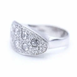 Bague en or blanc avec diamants