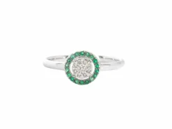 Bague en or blanc avec diamants et émeraudes