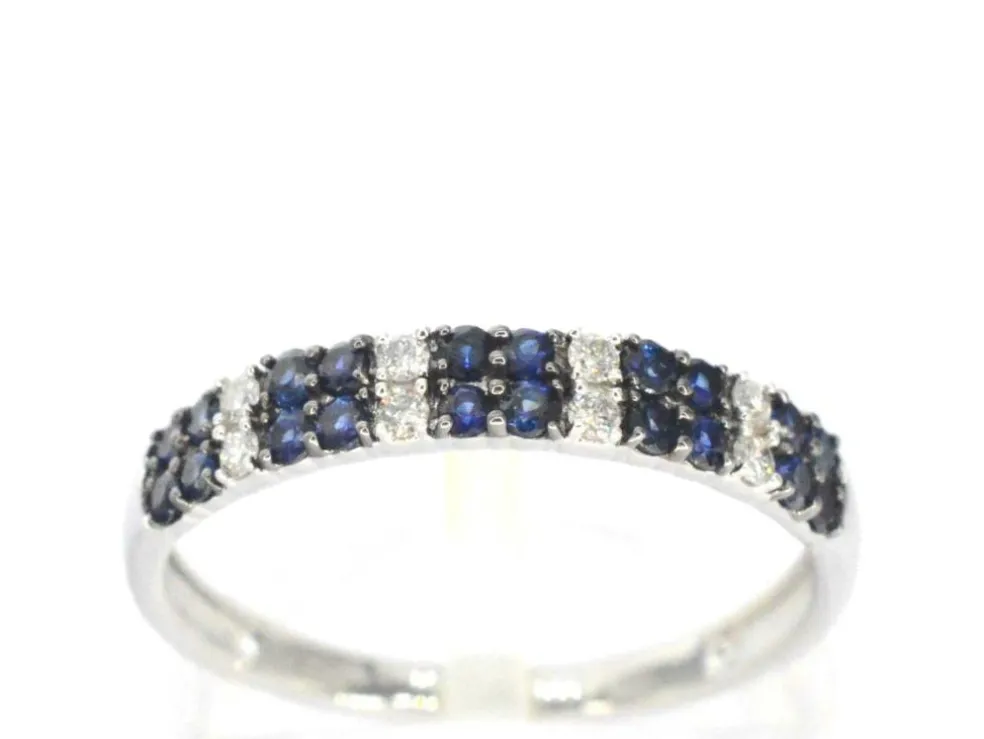 Bague en or blanc avec diamants et saphirs