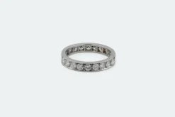 Bague en or blanc avec diamants