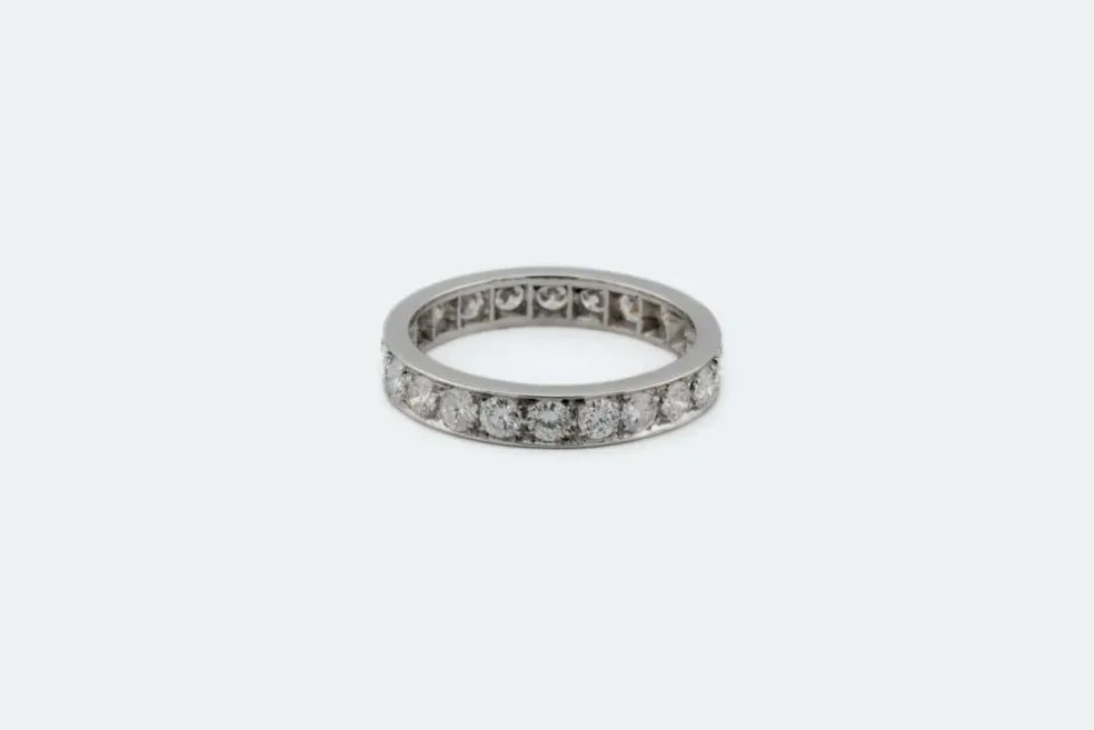 Bague en or blanc avec diamants