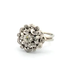 Bague en or blanc avec diamants