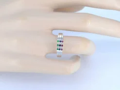 Bague en or blanc avec diamant et pierres précieuses multicolores