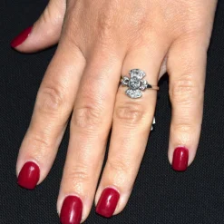 BAGUE EN OR BLANC AVEC DIAMANTS
