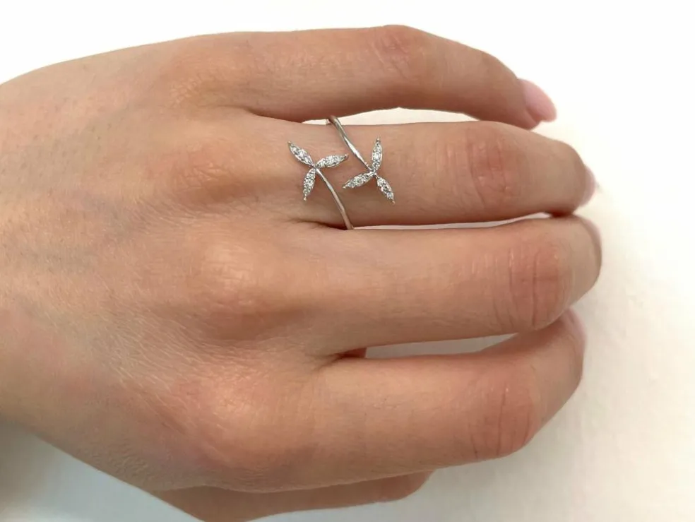 Bague en or blanc avec diamants